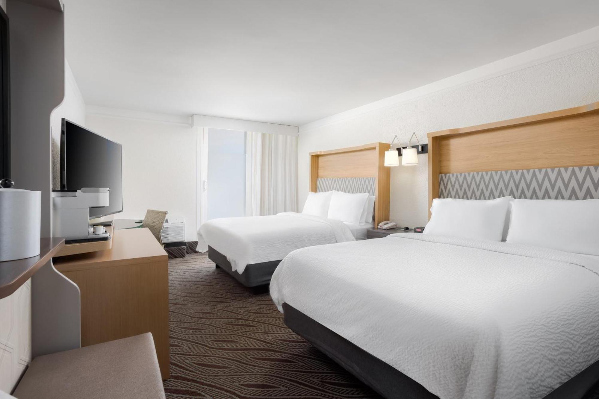 Holiday Inn Resort Oceanfront At Surfside Beach By Ihg Buitenkant foto