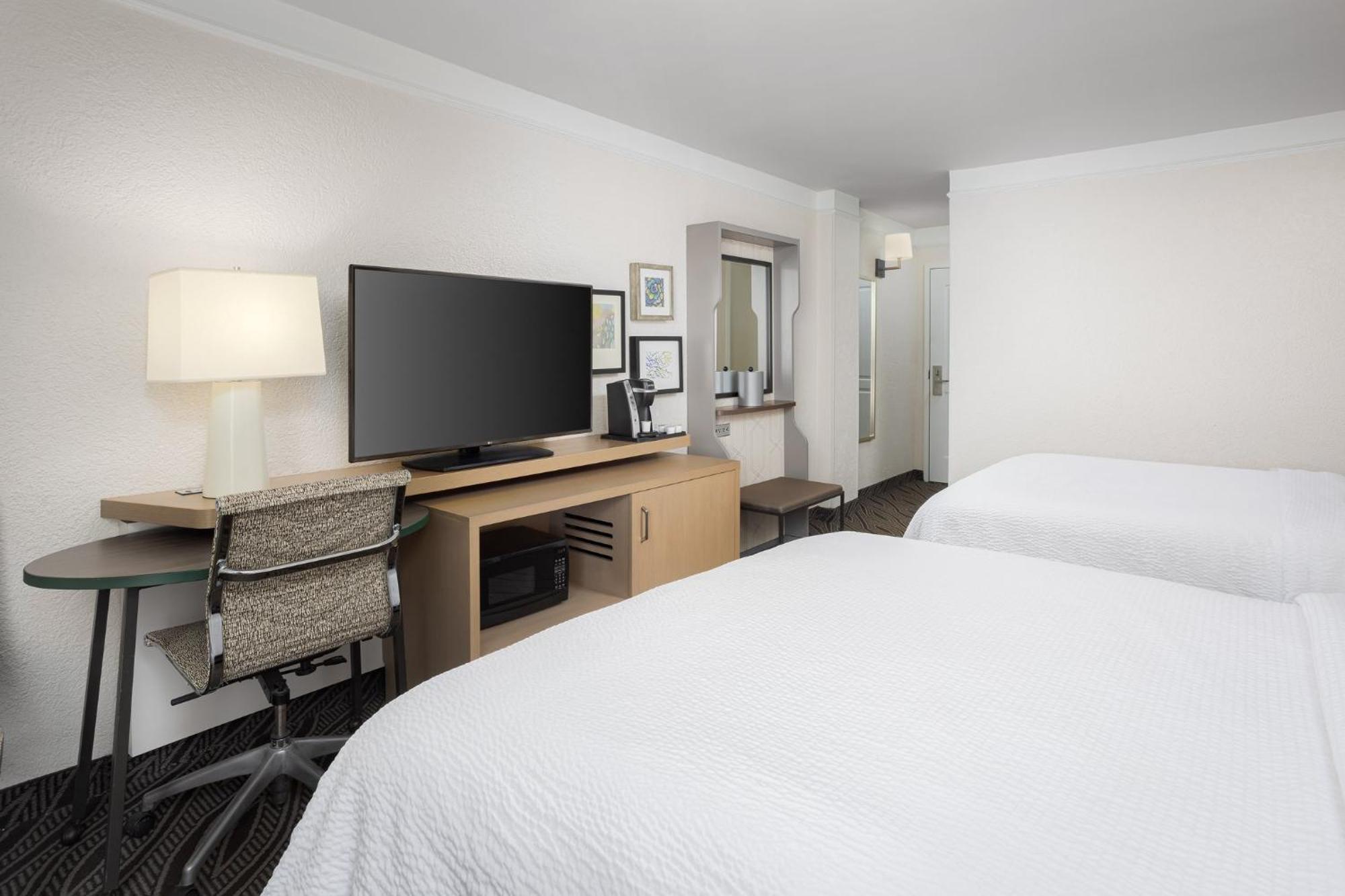 Holiday Inn Resort Oceanfront At Surfside Beach By Ihg Buitenkant foto