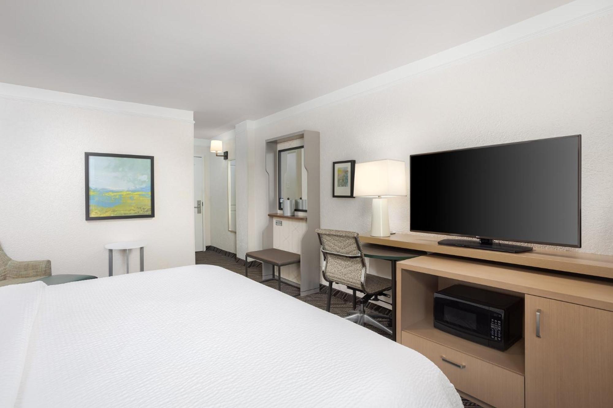 Holiday Inn Resort Oceanfront At Surfside Beach By Ihg Buitenkant foto